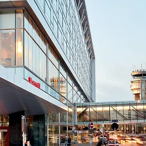 Marriott Montreal Airport In-terminal **** Дорваль