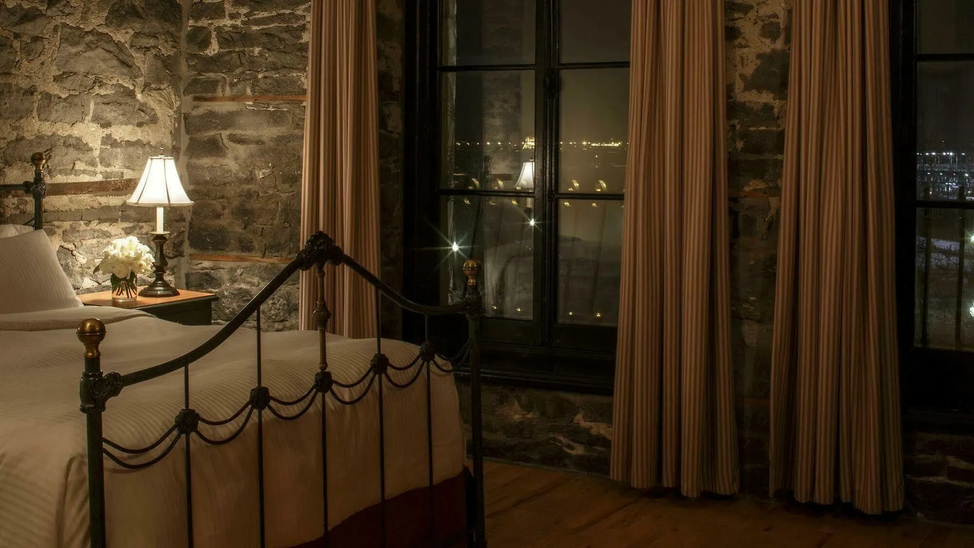 Auberge Du Vieux Port By Gray Collection Montreal 4*,